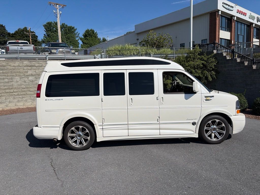 chevrolet express cargo 2018 1GCWGAFG7J1165555 image chevrolet express cargo 2018 1GCWGAFG7J1165555 image